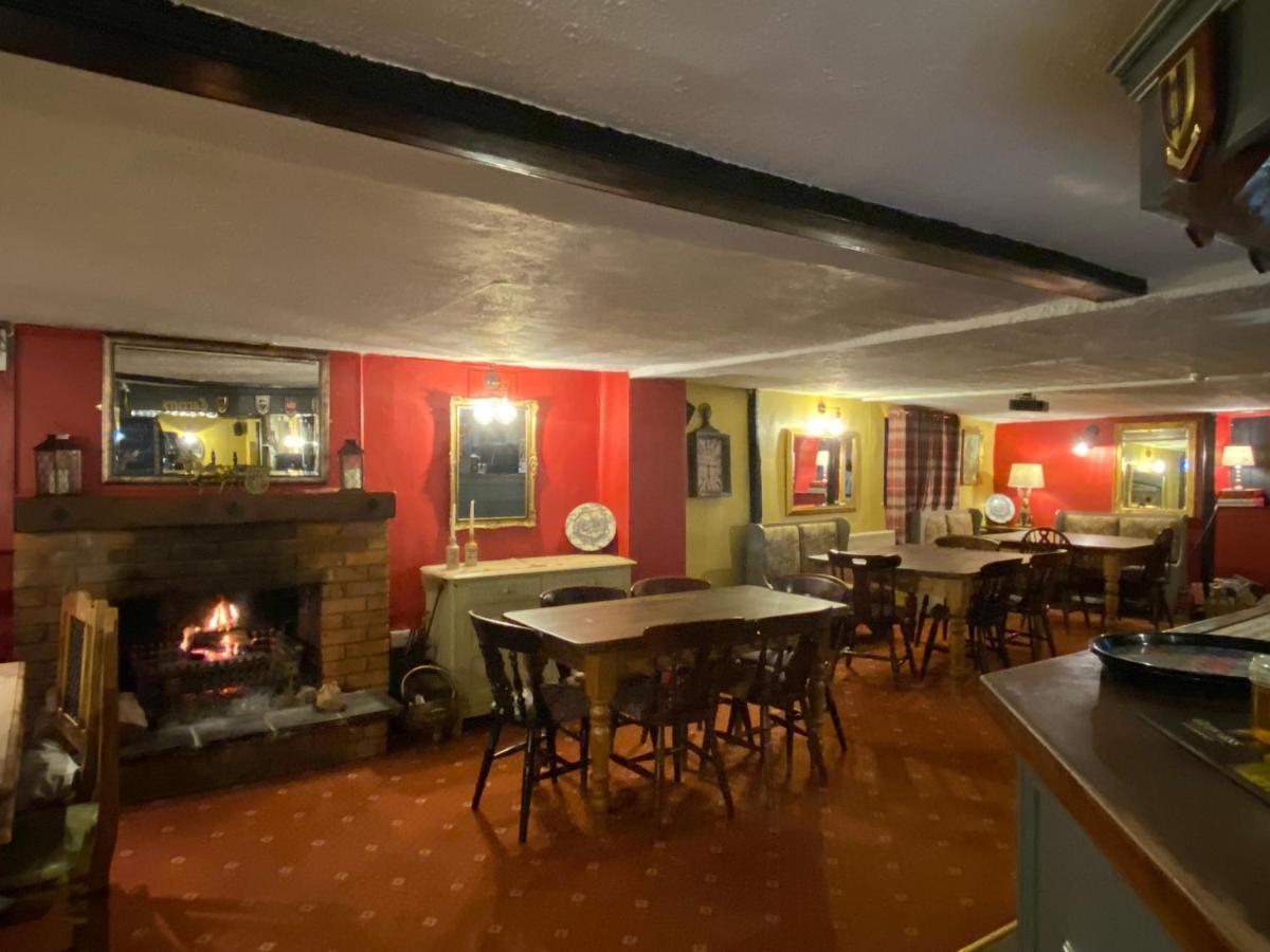 Отель The Carriers Arms Codford St Mary Экстерьер фото