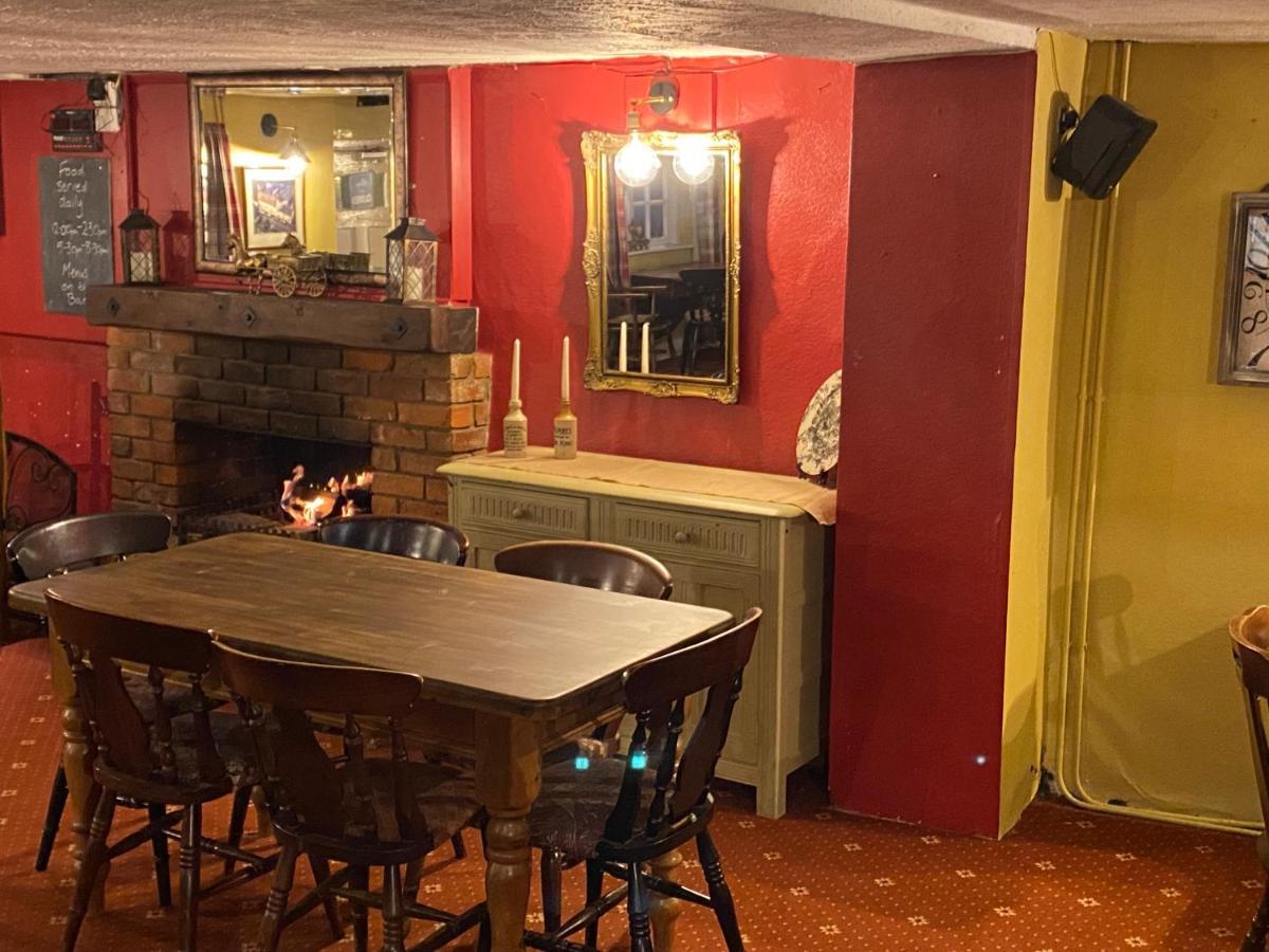 Отель The Carriers Arms Codford St Mary Экстерьер фото