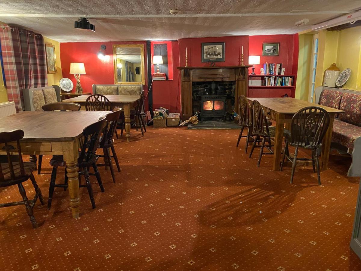 Отель The Carriers Arms Codford St Mary Экстерьер фото