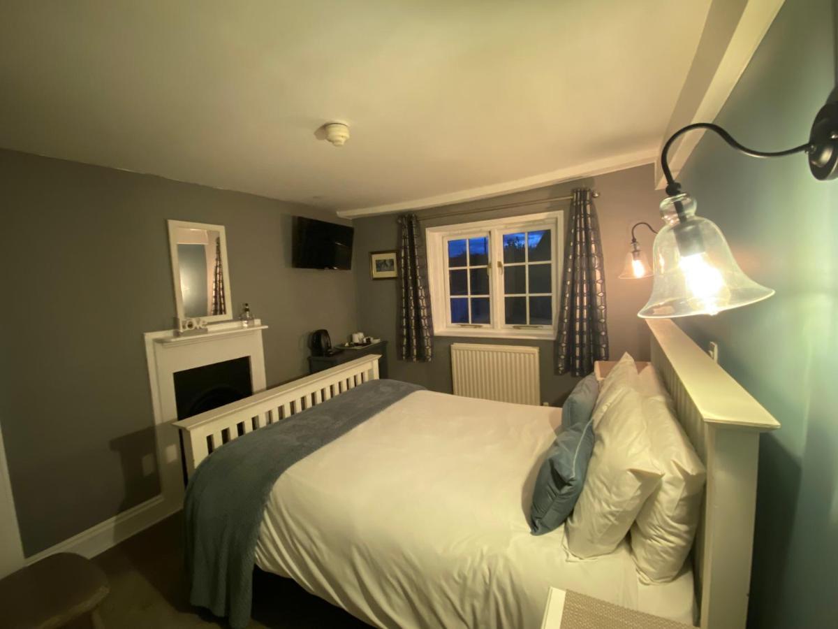 Отель The Carriers Arms Codford St Mary Экстерьер фото